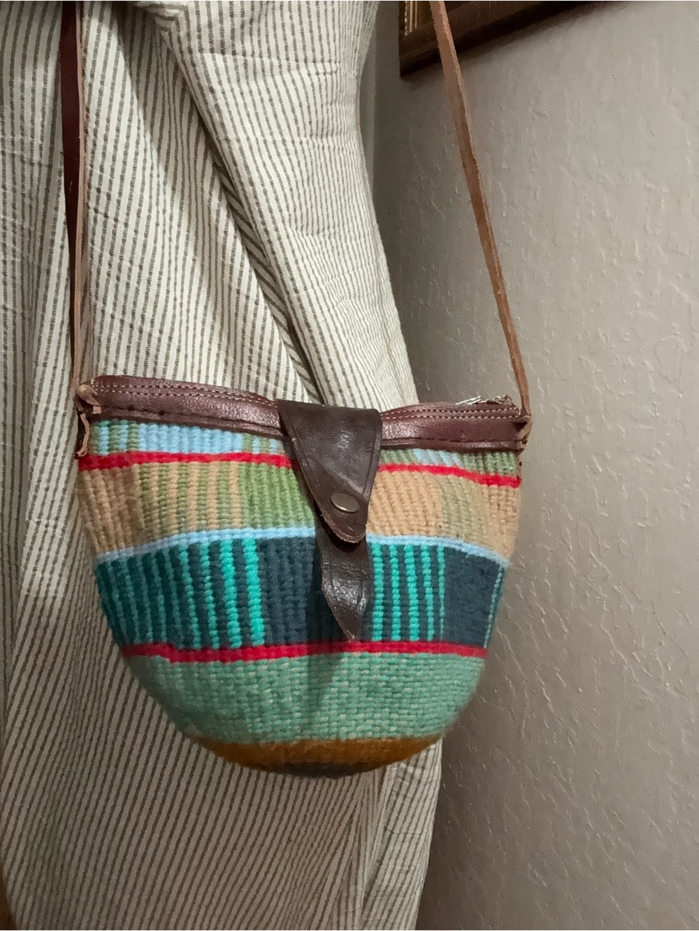 Vintage Kenyan Kiondo handwoven Sisal crossbody Bag Boho leather trim